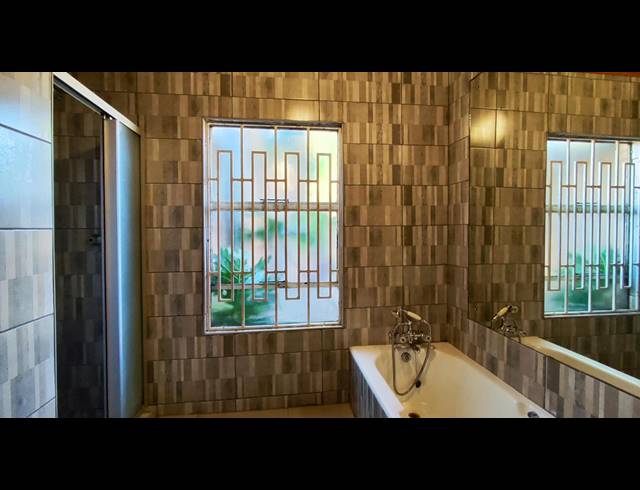 3 BEDROOM FREESTANDING FOR SALE IN SUNWARD PARK